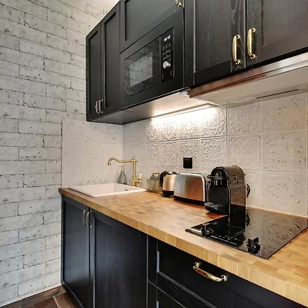 Cmg Harry Potter Themed Studio In Paris !